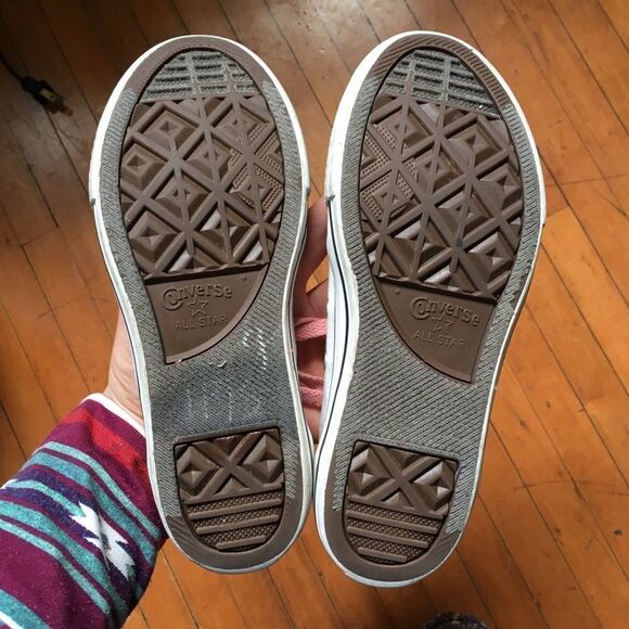 Converse/Chucks gray & pink low top sneakers - Picture 5 of 5